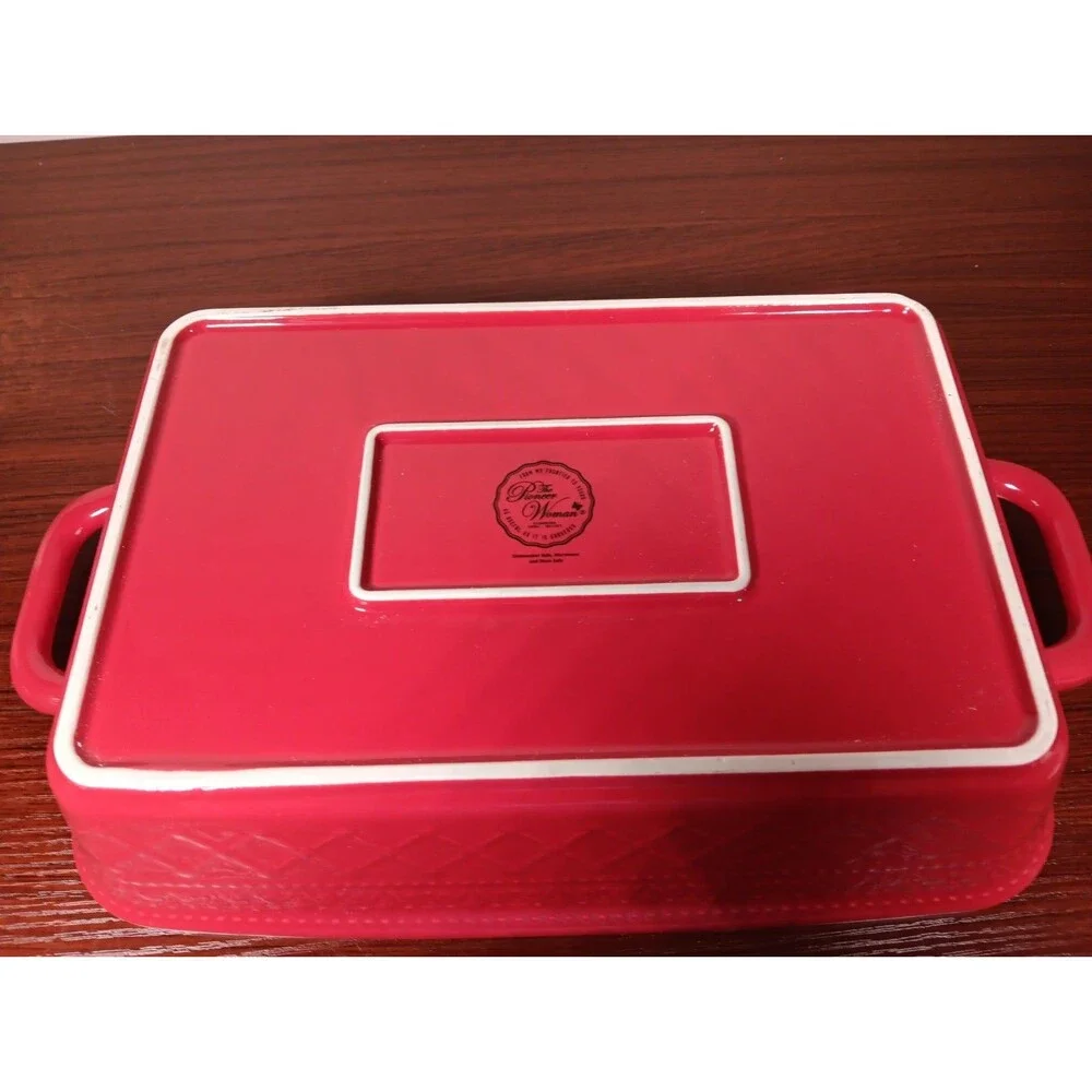 Pioneer Woman Holiday Barn 13x9 Baker Casserole Dish Red White Cow Christmas EUC